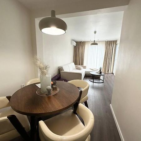 New Luxury Furnished Apartment - Beach, Varna Center & Fast Wi-Fi Exteriör bild