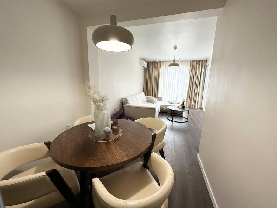 New Luxury Furnished Apartment - Beach, Varna Center & Fast Wi-Fi Exteriör bild