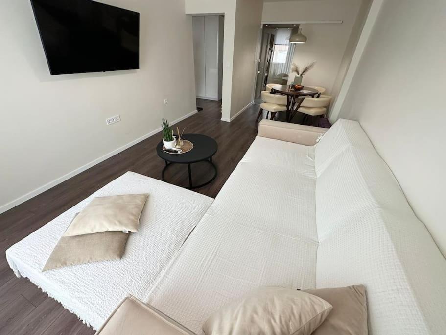 New Luxury Furnished Apartment - Beach, Varna Center & Fast Wi-Fi Exteriör bild