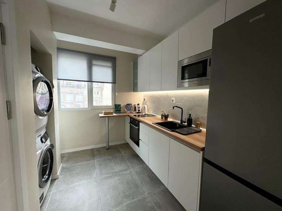 New Luxury Furnished Apartment - Beach, Varna Center & Fast Wi-Fi Exteriör bild