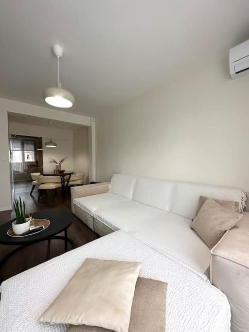 New Luxury Furnished Apartment - Beach, Varna Center & Fast Wi-Fi Exteriör bild