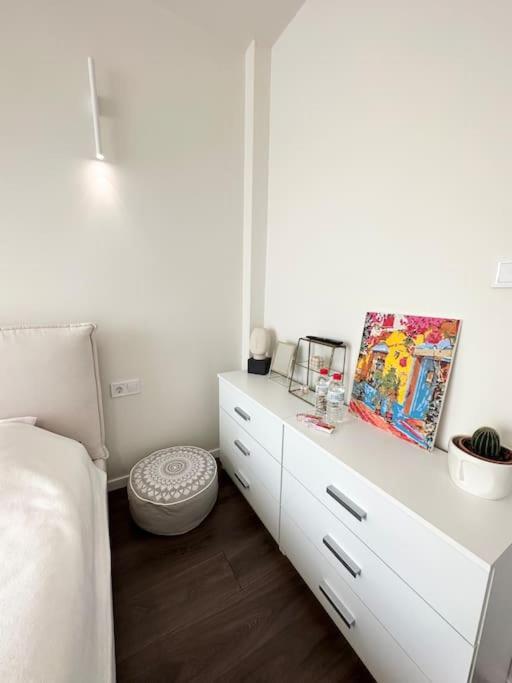 New Luxury Furnished Apartment - Beach, Varna Center & Fast Wi-Fi Exteriör bild