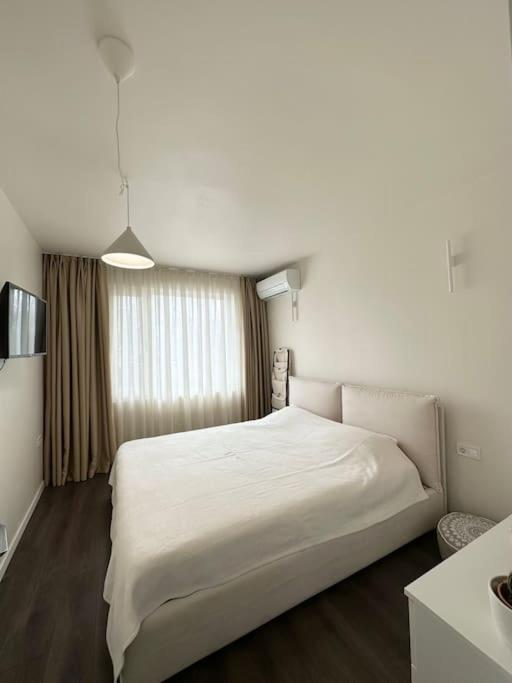 New Luxury Furnished Apartment - Beach, Varna Center & Fast Wi-Fi Exteriör bild
