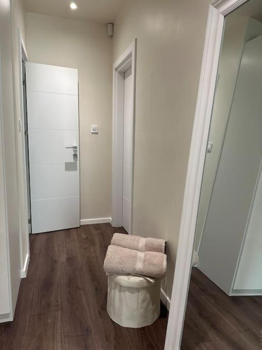 New Luxury Furnished Apartment - Beach, Varna Center & Fast Wi-Fi Exteriör bild